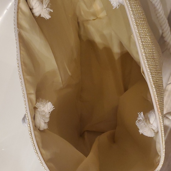 Used 1x Non branded straw like rope handle beach tote - Picture 2 of 5